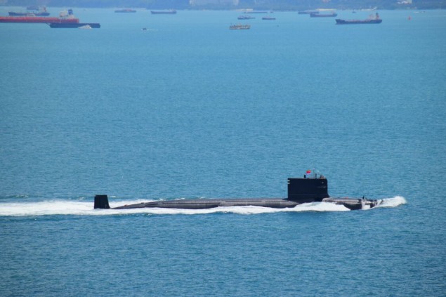 On remarque le devant du massif arrondi pour ce sous-marin immatriculé 409, différent par rapport à un Type 09III normal